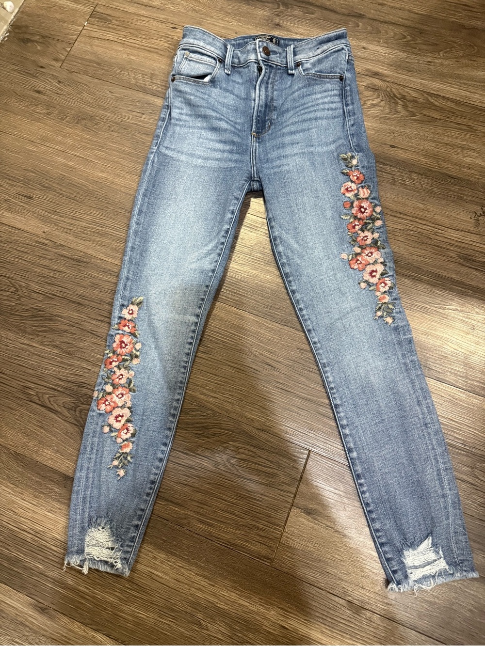 Abercrombie & Fitch Simone High Rise Ankle Jeans
